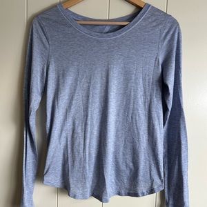 Lululemon Heathered Blue Long Sleeve Tee w/ Cut Out in the Back/ sz 6